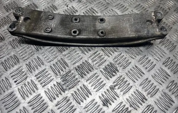Gearbox mounting bracket