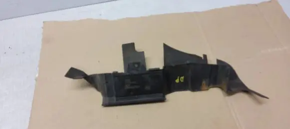 Audi A4 S4 B5 8D Intercooler air guide/duct channel 8D012128B