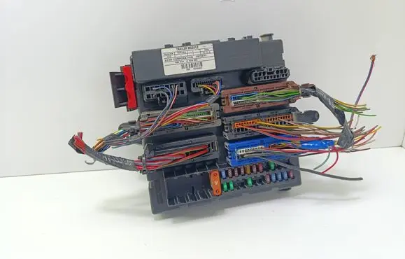 Saab 9-3 Ver2 Fuse module 12803356