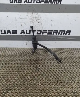 Nissan Juke I F15 Clutch master cylinder 306101U60A 3531318
