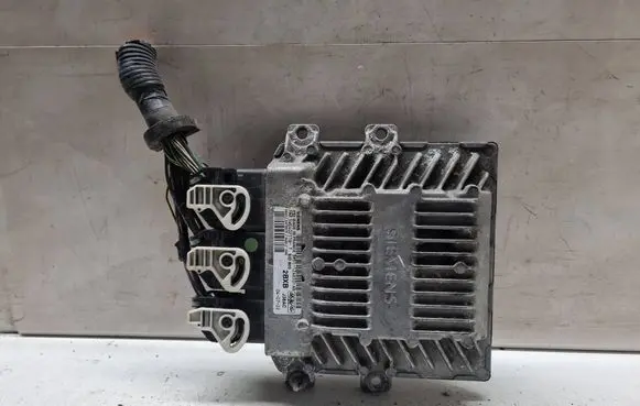 Ford Focus C-MAX Engine control unit/module 3M5112A650AB 5WS40211BT