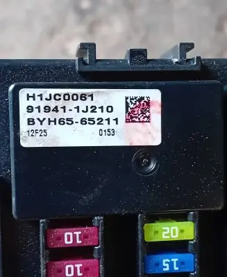 Hyundai i20 (PB PBT) Fuse module 919411J210 H1JC0061 BYH6565211