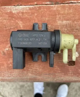 Audi A3 S3 8P Vacuum valve 1K0906627A