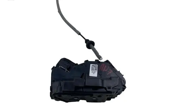Volkswagen PASSAT B8 Rear door lock 5NA839016C