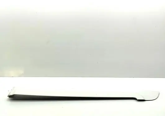 Rear fender molding trim
