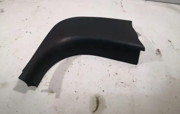 Foot area side trim