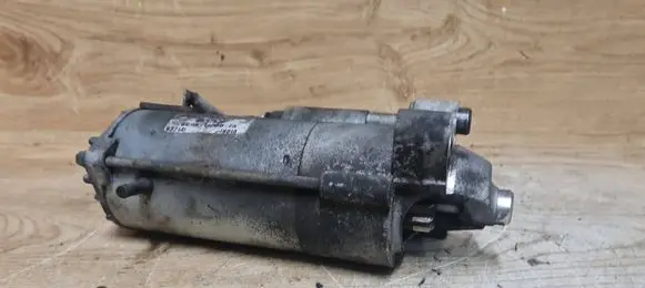 Volvo V50 Starter motor 8697576