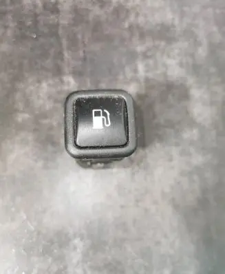Volkswagen Golf IV Fuel tank opening switch 3B0959833A 03000313