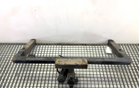 Audi A4 S4 B8 8K Tow bar 8T0800491D