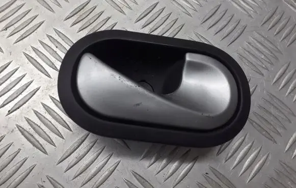 Renault Scenic II - Grand scenic II Rear door interior handle trim 8200028486