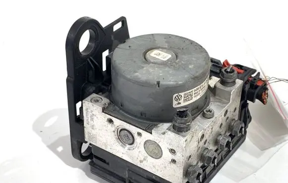 Skoda Octavia Mk3 (5E) ABS Pump 5Q0614517CS
