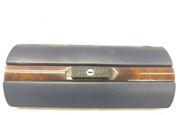 Mercedes-Benz W123 Glove box
