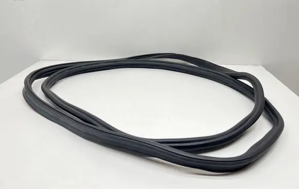 Porsche Cayenne (9Y0 9Y3) Trunk rubber seal (body) 9Y0827705C 9Y0827705