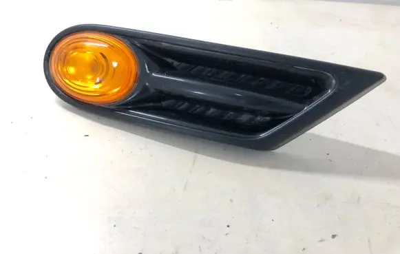 Mini Cooper Countryman R60 Front fender indicator light 7260205 7260203 0221500
