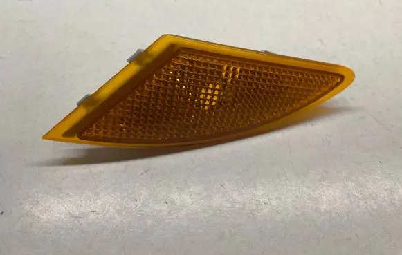 Mercedes-Benz R W251 Front reflector A2518200121 2518200121