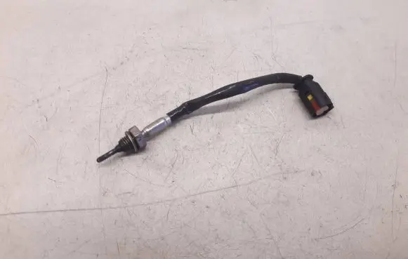 BMW 5 F10 F11 Exhaust gas temperature sensor 8506995 0728000541