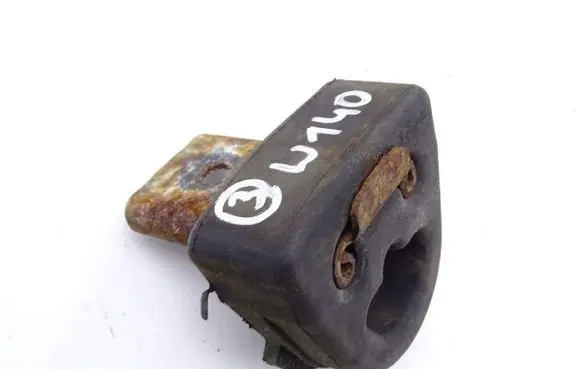 Mercedes-Benz S W140 Muffler mount bracket/holder 