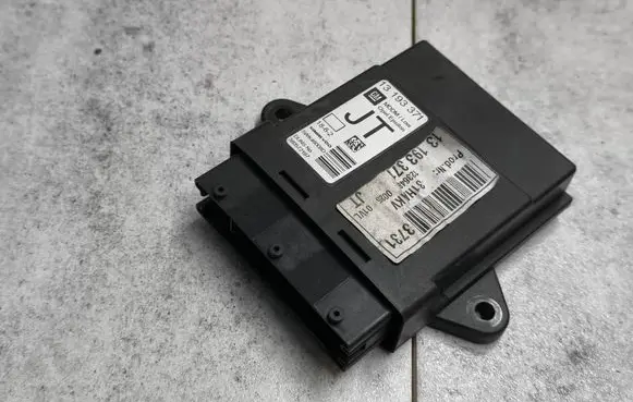 Opel Vectra C Door central lock control unit/module 13193371JT