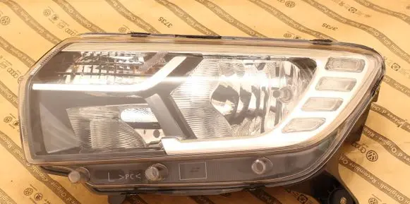 Dacia Sandero Headlight/headlamp 260605665R