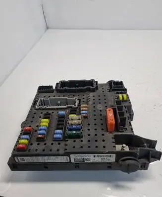 Volvo XC90 Fuse module 8676391 12217799 04W295