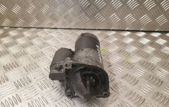 Opel Zafira B Starter motor 55352882