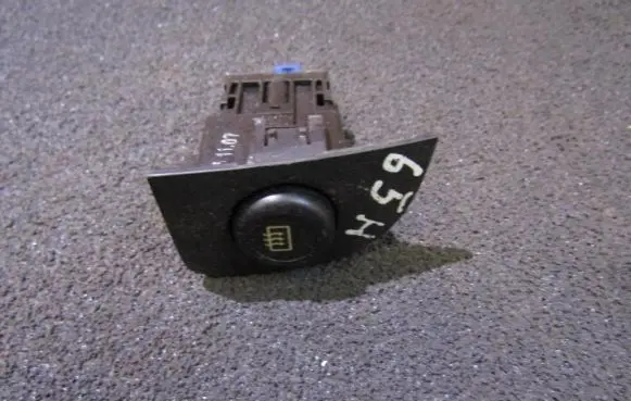 Windscreen/window heater switch