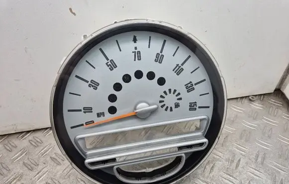 Mini One - Cooper Clubman R55 Speedometer (instrument cluster) 9136196