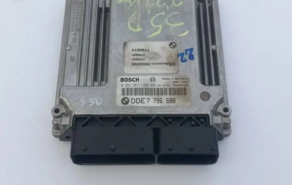 BMW 5 E60 E61 Engine control unit/module ECU 7796680 1039S07465 0281011762