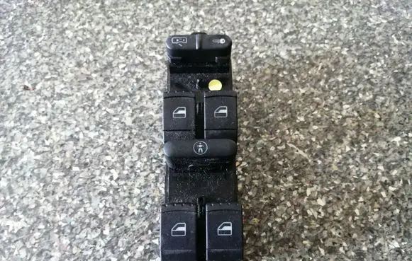 Volkswagen Golf IV Electric window control switch 1J4959857B