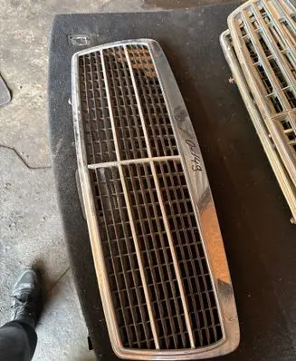 Subaru XV I Front grill 210088023