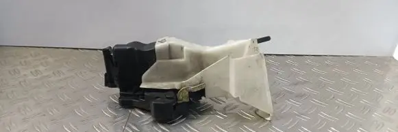 Mercedes-Benz E W210 Front door lock 2027231308
