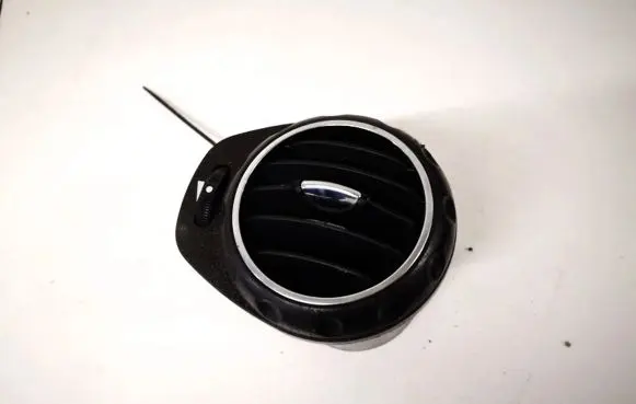Alfa Romeo 147 Dash center air vent grill