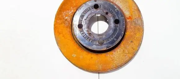 Toyota Yaris Front brake disc ventiliuojamas