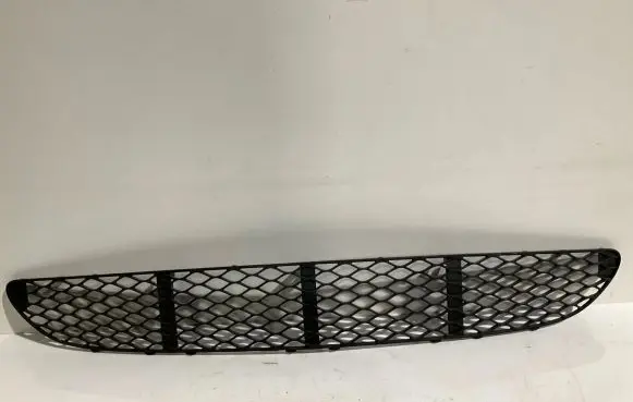 Mercedes-Benz E W211 Front bumper lower grill A2118850053