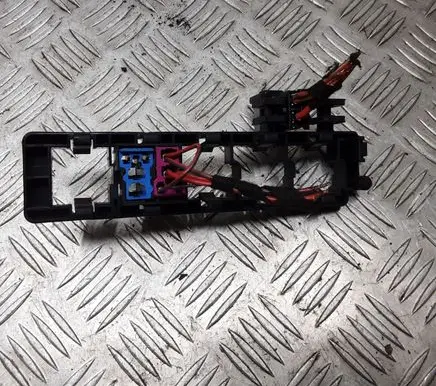 Audi A3 S3 8P Fuse module 1K2937503A 10K705EA 7M0951253