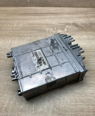 Audi A4 S4 B5 8D Engine control unit/module ECU 028906021GN 0281001660