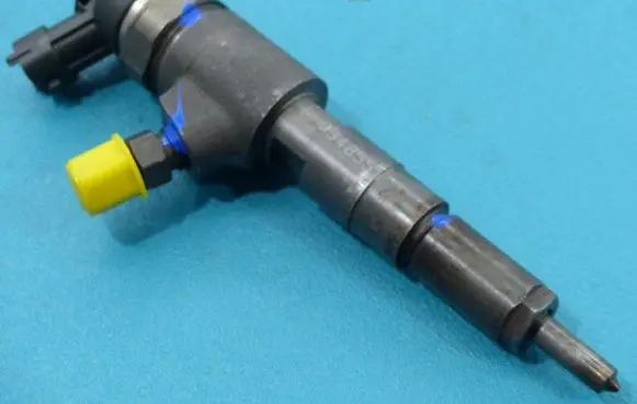 Fuel injector