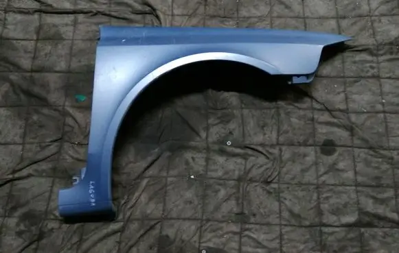 Renault Laguna II Fender