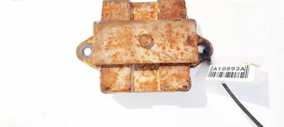 Mazda 5 Engine mount bracket 