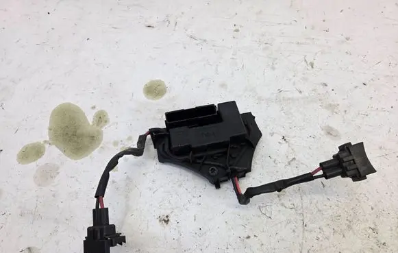 Saab 9-3 Ver2 Coolant fan relay 1379131