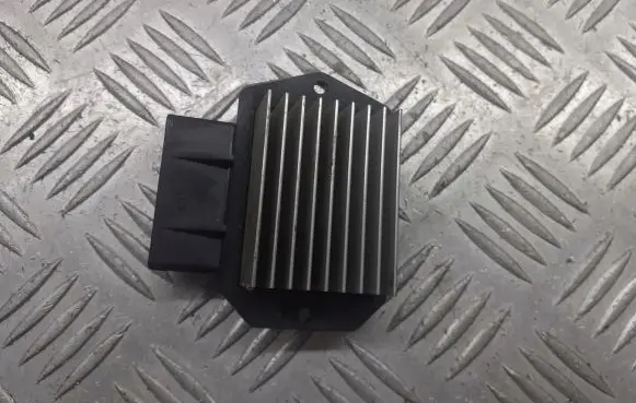 Toyota Corolla E120 E130 Heater blower fan relay 