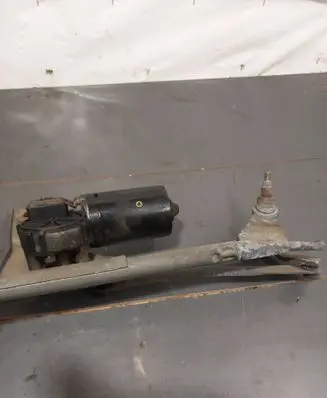 Front wiper linkage and motor