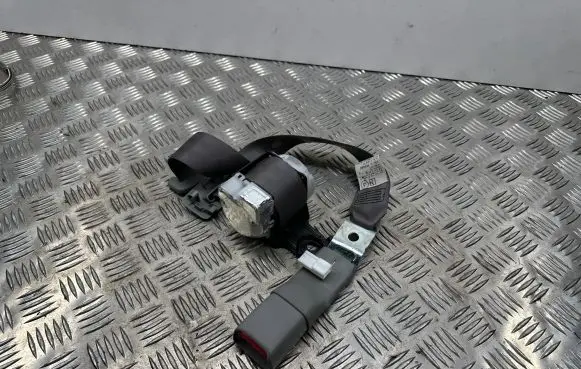 Lexus GS 300 350 430 450H Middle seatbelt (rear) 7E5860