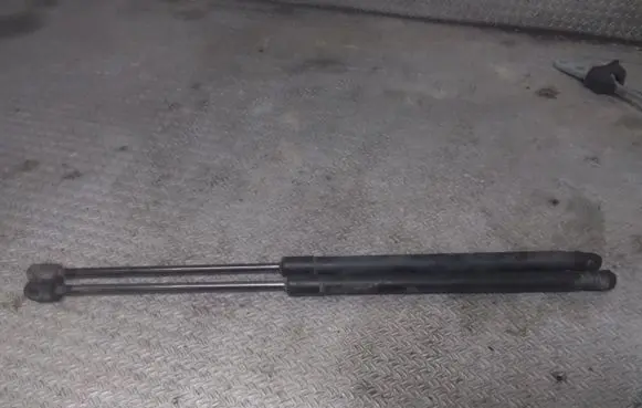 Audi A2 Tailgate/trunk strut/damper 8Z0827552C