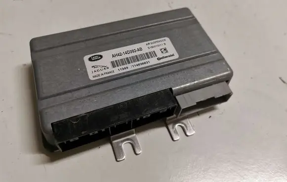 Land Rover Range Rover Sport L494 Air suspension control unit module (rear) AH4214D392AB