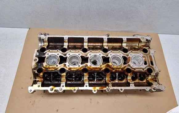 Volvo V70 Engine head 1001837005
