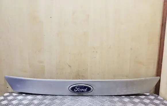 Ford Focus Tailgate trim BM51A43404AFW