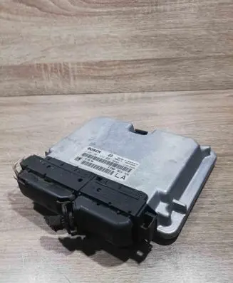 Opel Vectra B Engine control unit/module ECU 90508986 0281001633
