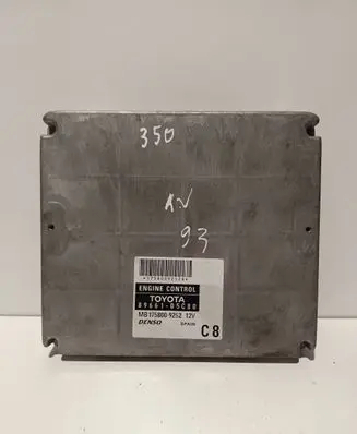 Toyota Avensis T250 Engine control unit/module 8966105C80 MB1758009252