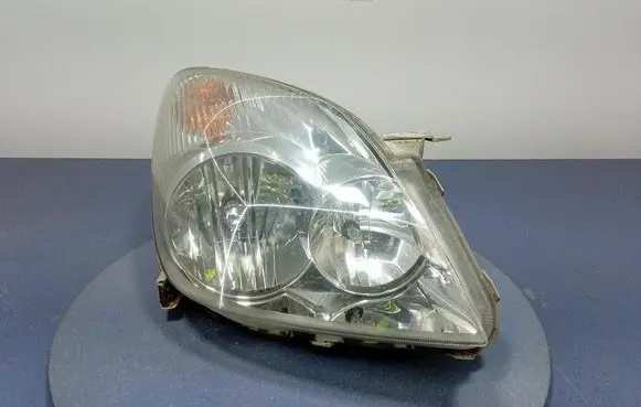Toyota Corolla Verso E121 Headlight/headlamp 